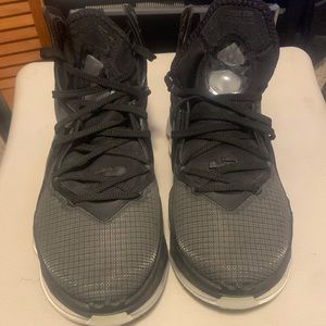 Nike Lebron 19’s